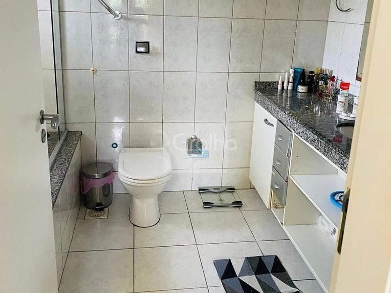 Casa residencial de 260 m² com 3 quartos sendo 3 suítes: 12ª foto da galeria de imagens do imóvel