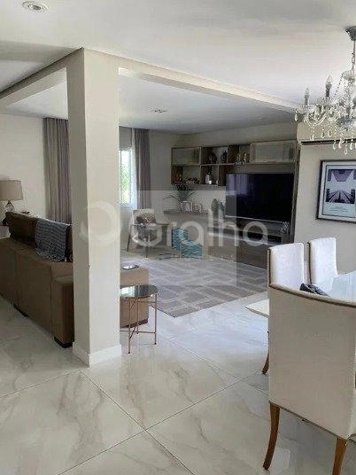 Casa residencial de 260 m² com 3 quartos sendo 3 suítes: 2ª foto da galeria de imagens do imóvel