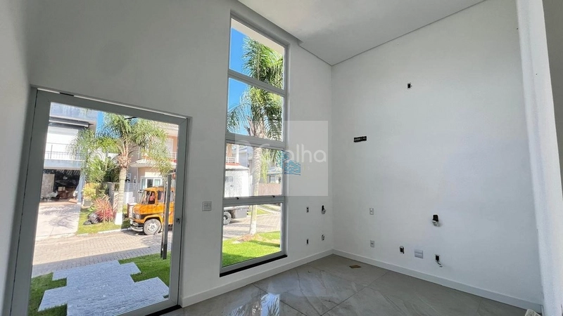 Casa residencial com 4 suítes e 280m² privativos na Vargem Pequena: 2ª foto da galeria de imagens do imóvel