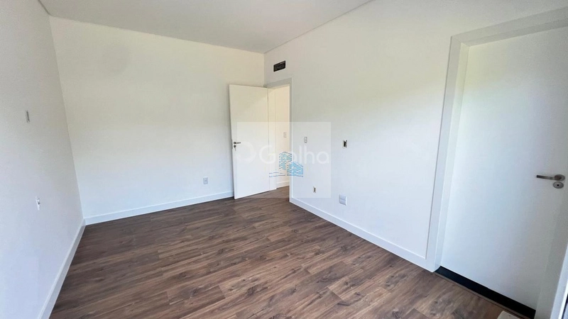 Casa residencial com 4 suítes e 280m² privativos na Vargem Pequena: 10ª foto da galeria de imagens do imóvel