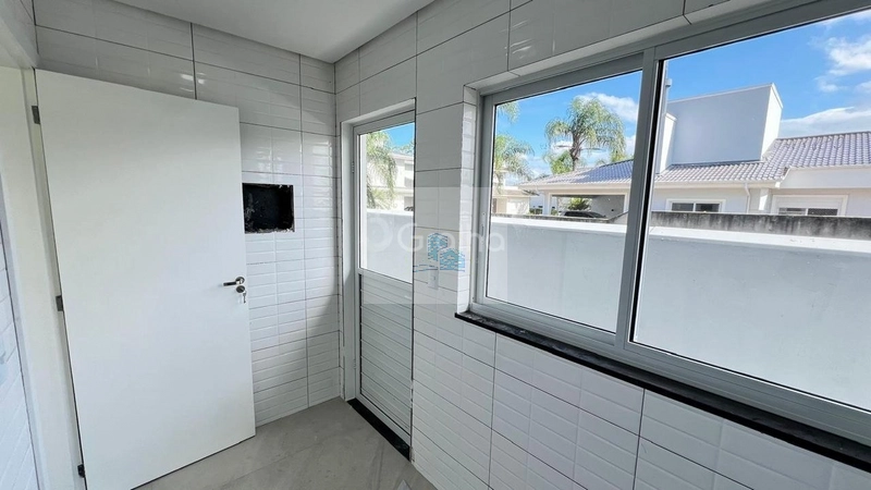Casa residencial com 4 suítes e 280m² privativos na Vargem Pequena: 6ª foto da galeria de imagens do imóvel