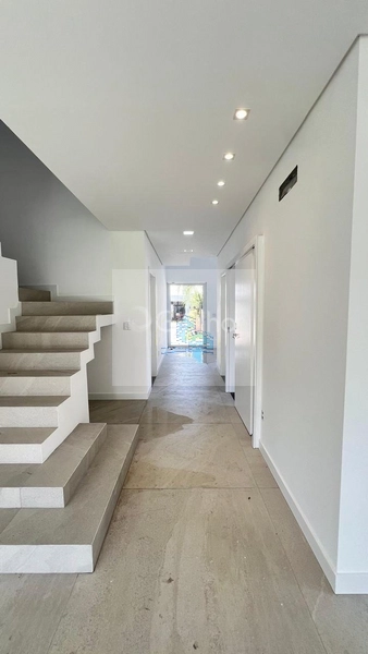 Casa residencial com 4 suítes e 280m² privativos na Vargem Pequena: 5ª foto da galeria de imagens do imóvel