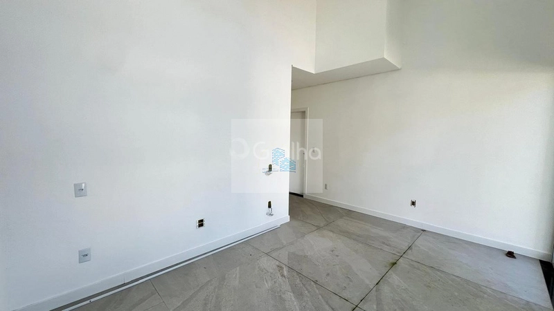 Casa residencial com 4 suítes e 280m² privativos na Vargem Pequena: 3ª foto da galeria de imagens do imóvel