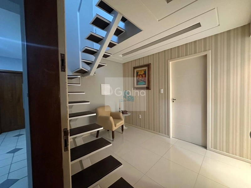 Apartamento duplex à Venda na Carvoeira – 2 Vagas e Próximo à UFSC: 4ª foto da galeria de imagens do imóvel