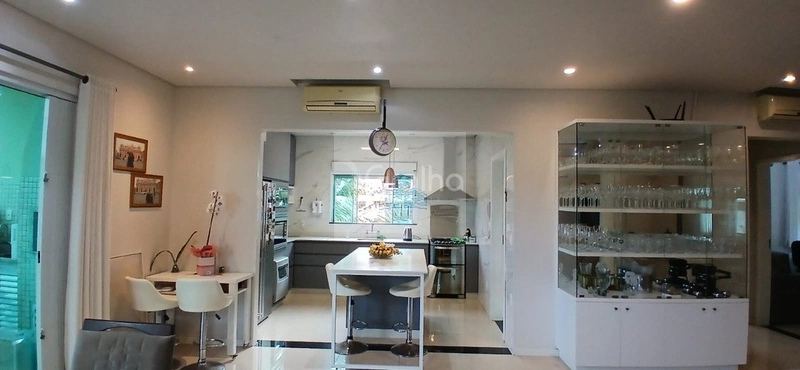 Casa residencial alto padrão com 3 quartos, 2 suítes e 436m²: 6ª foto da galeria de imagens do imóvel
