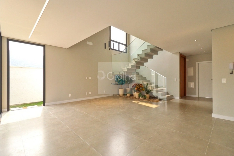 Casa residencial com 3 suítes e 237m² privativos na Lagoa da Conceição: 7ª foto da galeria de imagens do imóvel