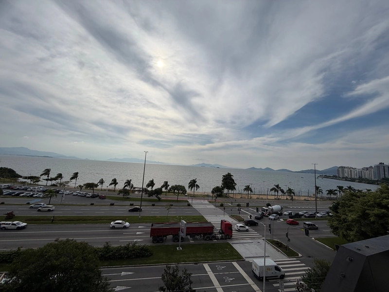 Apartamento de 379m² com vista panorâmica para o mar: 2ª foto da galeria de imagens do imóvel