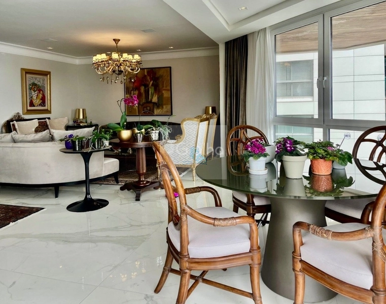 Apartamento de 415m² com 3 suítes no Centro: 3ª foto da galeria de imagens do imóvel