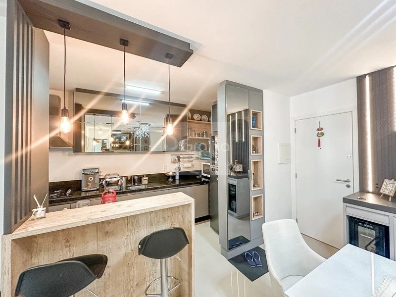 Apartamento 2 dormitórios, sendo 1 suíte com 2 vagas no Itacorubi.: 3ª foto da galeria de imagens do imóvel