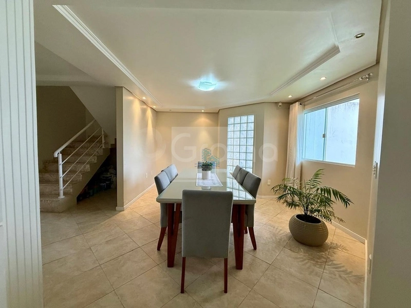 Casa de m² com 4 quartos sendo 1 suíte em Barreiros: 1ª foto da galeria de imagens do imóvel