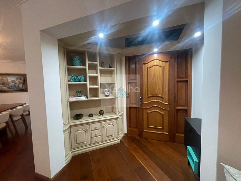 Apartamento de 237m² com 4 quartos sendo 2 suítes no Centro: 1ª foto da galeria de imagens do imóvel