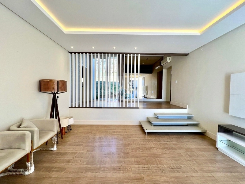 Casa de 185m² com 2 suítes em Cacupé: 7ª foto da galeria de imagens do imóvel