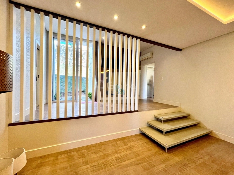 Casa de 185m² com 2 suítes em Cacupé: 6ª foto da galeria de imagens do imóvel