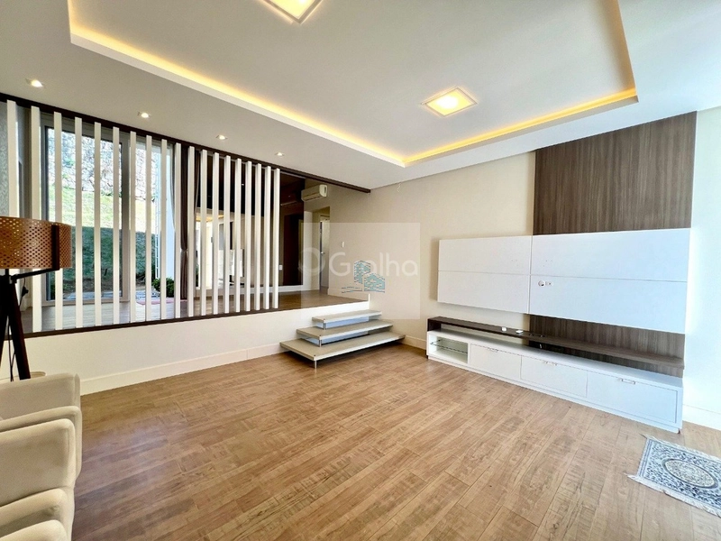 Casa de 185m² com 2 suítes em Cacupé: 1ª foto da galeria de imagens do imóvel