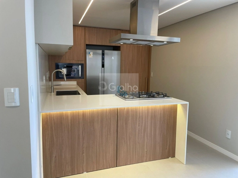 Apartamento reformado próximo à Beira-Mar Norte: 2ª foto da galeria de imagens do imóvel