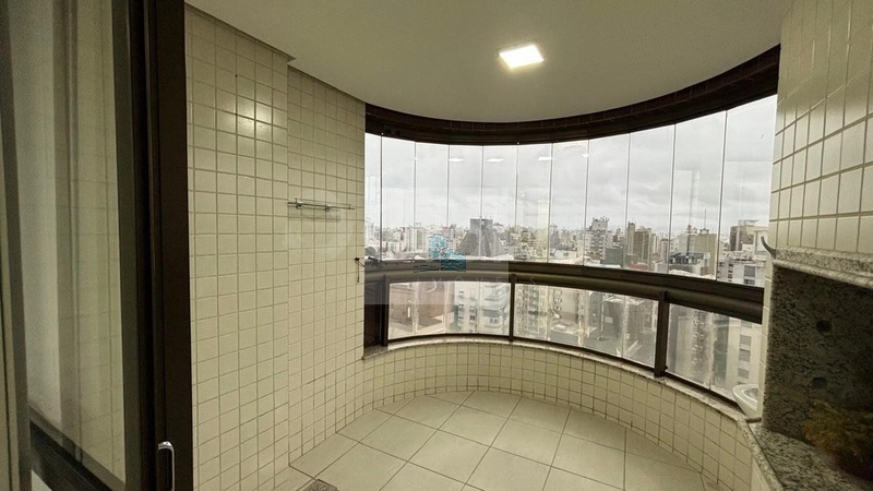 Apartamento 3 dormitórios 2 vagas à venda em Florianópolis, Centro: 1ª foto da galeria de imagens do imóvel