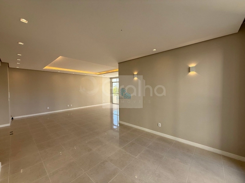 Apartamento de 158m² com 2 quartos sendo 1 suíte no Centro: 2ª foto da galeria de imagens do imóvel