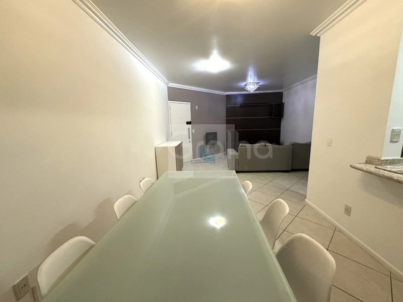 Apartamento com 3 quartos sendo 1 suíte com 83,77m² em Jurerê.