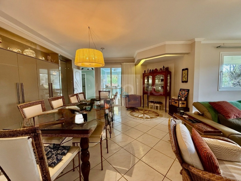 Casa de 295m² com 3 suítes em Cacupé: 8ª foto da galeria de imagens do imóvel