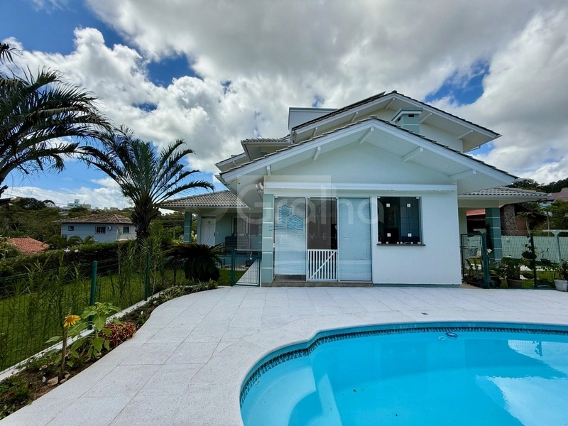 Casa de 295m² com 3 suítes em Cacupé: 5ª foto da galeria de imagens do imóvel