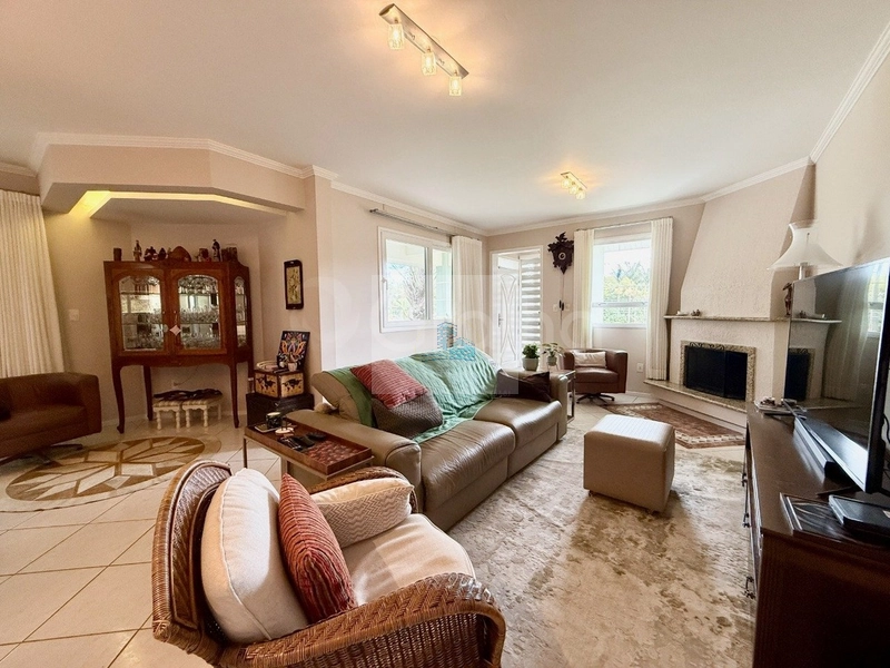 Casa de 295m² com 3 suítes em Cacupé: 7ª foto da galeria de imagens do imóvel