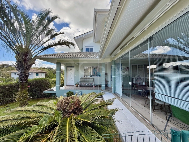 Casa de 295m² com 3 suítes em Cacupé: 2ª foto da galeria de imagens do imóvel