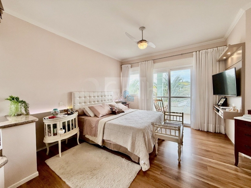 Casa de 295m² com 3 suítes em Cacupé: 20ª foto da galeria de imagens do imóvel