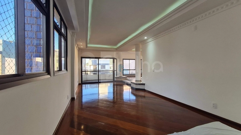 Cobertura Duplex de 483m² com 4 quartos sendo 1 suíte no Centro