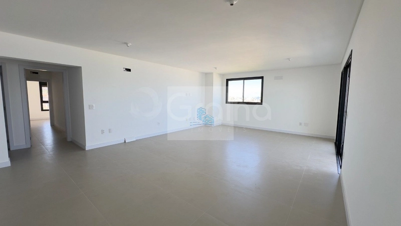 Apartamento de 145m2 com 3 suítes na Agronômica: 3ª foto da galeria de imagens do imóvel