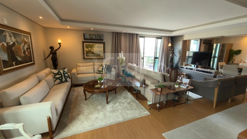 Cobertura Duplex de 418m² com 3 suítes no Centro