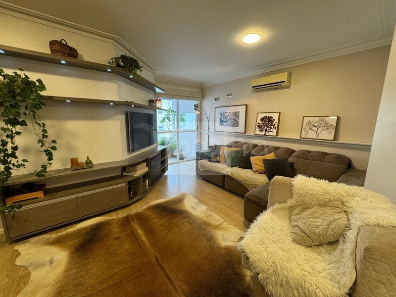 Apartamento de 108m² com 4 quartos sendo 1 suíte no Centro