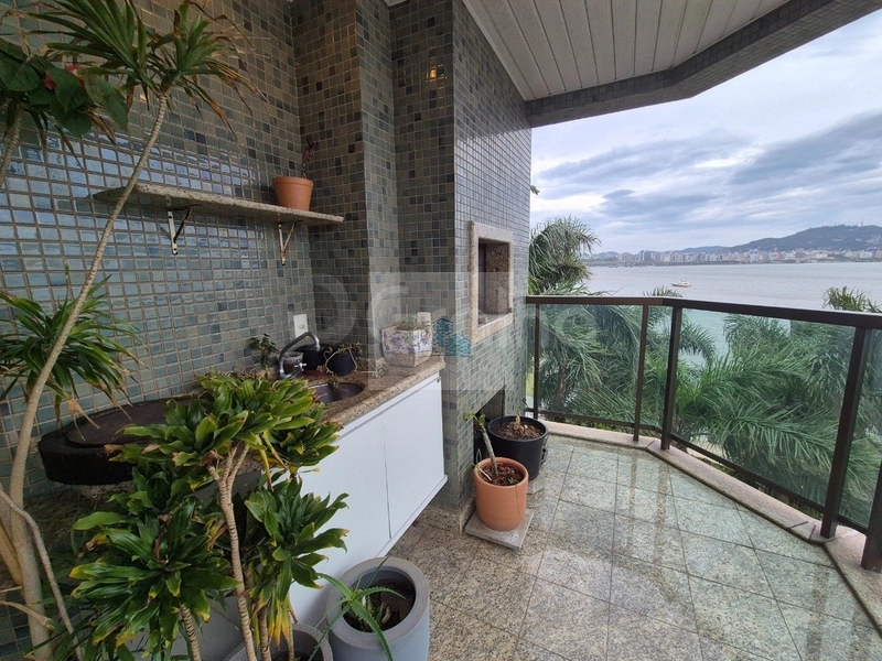 Apartamento Reformado e Amplo em Coqueiros — 130 m², Vista para o Mar: 7ª foto da galeria de imagens do imóvel