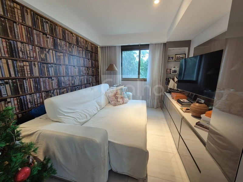 Apartamento Reformado e Amplo em Coqueiros — 130 m², Vista para o Mar: 5ª foto da galeria de imagens do imóvel