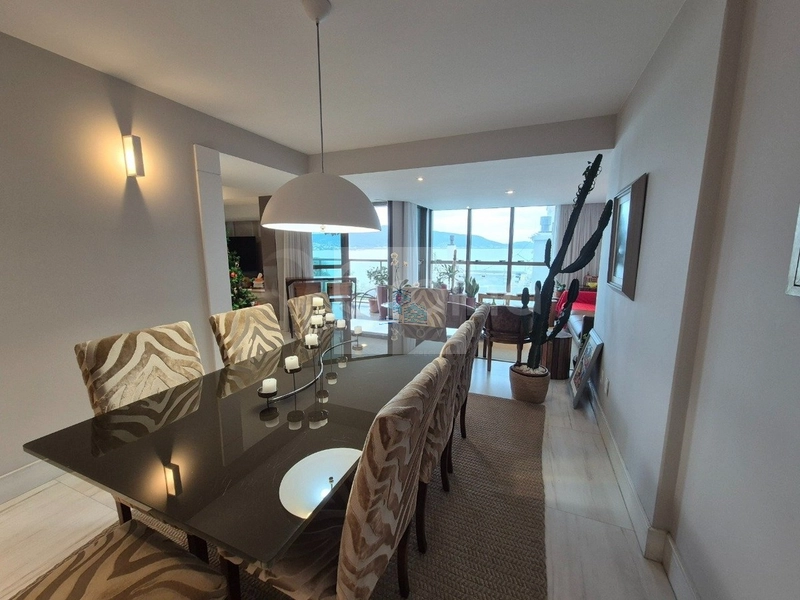 Apartamento Reformado e Amplo em Coqueiros — 130 m², Vista para o Mar: 2ª foto da galeria de imagens do imóvel