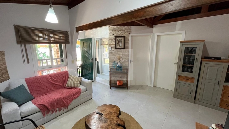 Casa em Florianópolis (ponta das canas) com 2 dormitórios: 5ª foto da galeria de imagens do imóvel