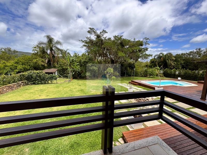 Casa condomínio fechado com 3 suítes com 280m² no Ratones