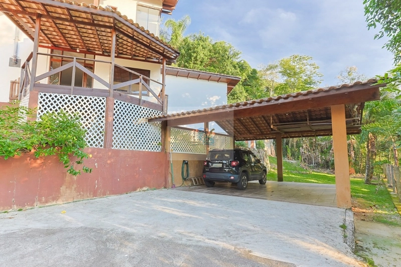 Casa com 4 quartos sendo 2 suítes no bairro Córrego grande: 10ª foto da galeria de imagens do imóvel