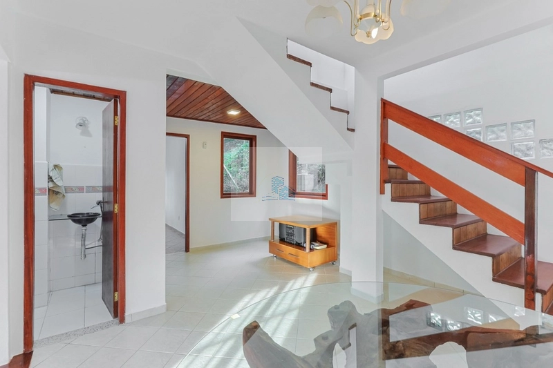 Casa com 4 quartos sendo 2 suítes no bairro Córrego grande: 6ª foto da galeria de imagens do imóvel