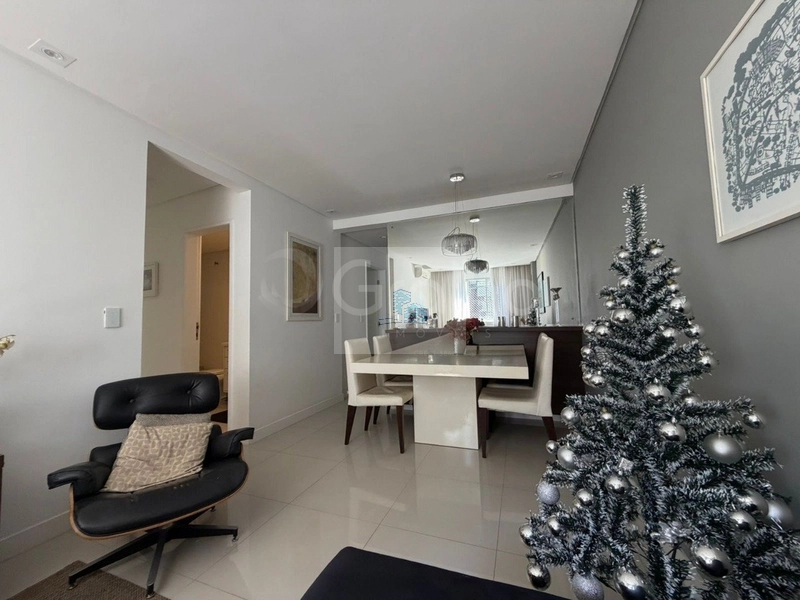 Apto a venda no centro Floripa perto Vadal Ramos: 2ª foto da galeria de imagens do imóvel