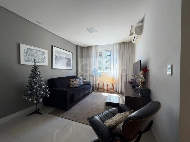 Apto a venda no centro Floripa perto Vadal Ramos