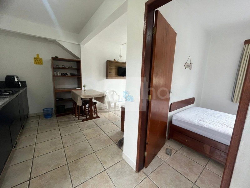 Pousada com 14 quartos sendo 10 suítes no bairro Canasvieiras: 10ª foto da galeria de imagens do imóvel