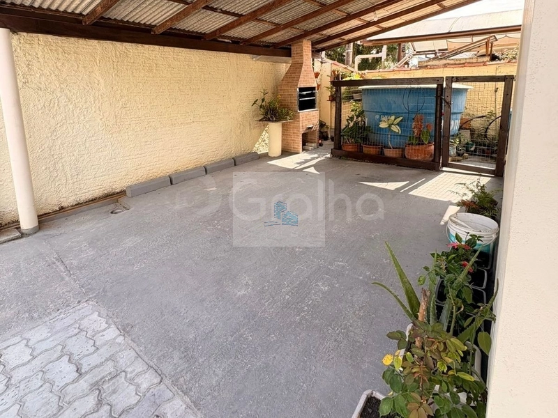 Pousada com 14 quartos sendo 10 suítes no bairro Canasvieiras: 13ª foto da galeria de imagens do imóvel