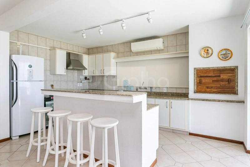 Casa à venda na Praia Brava, Florianópolis — vista para o mar: 8ª foto da galeria de imagens do imóvel