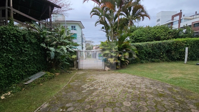 Terreno de 781m² em Canasvieiras: 1ª foto da galeria de imagens do imóvel