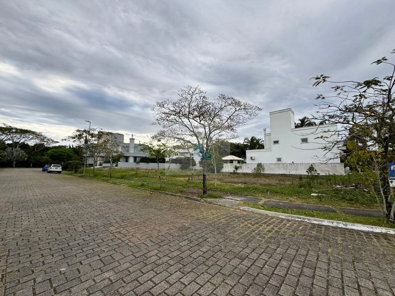Terreno a venda em Jurerê internacional: 1ª foto da galeria de imagens do imóvel