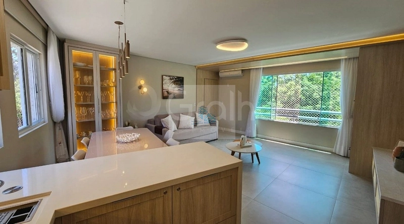 Apartamento de 84m² com 2 quartos sendo 1 suíte em Canasvieiras