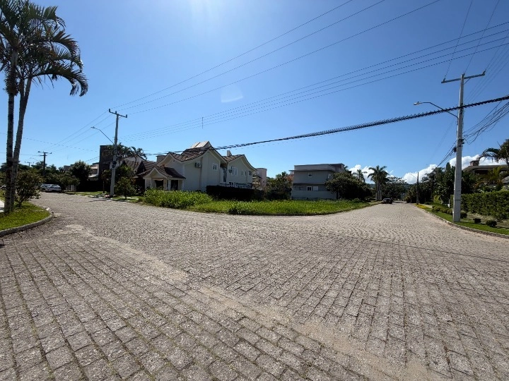 Terreno de esquina à venda – 450m² em Jurerê Internacional: 4ª foto da galeria de imagens do imóvel