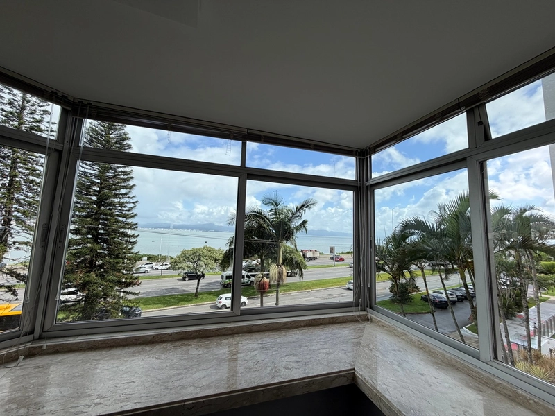 Apartamento frente beira mar com 4 dormitórios sendo 2 suites 2 vagas: 1ª foto da galeria de imagens do imóvel