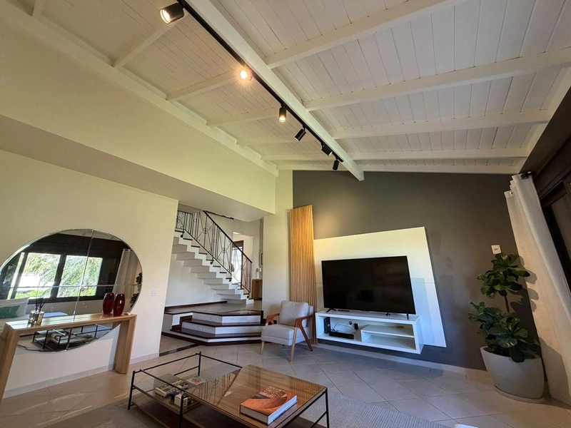 Casa residencial a venda 300 metros do mar Jurere Internacional: 3ª foto da galeria de imagens do imóvel