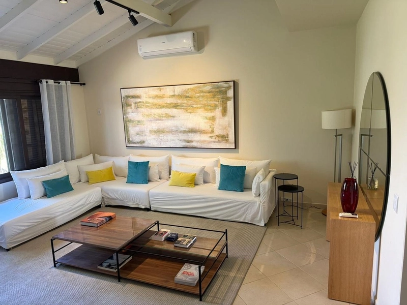 Casa residencial a venda 300 metros do mar Jurere Internacional: 2ª foto da galeria de imagens do imóvel